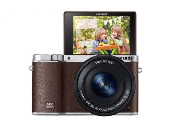 Aparat Samsung SMART NX3000 łączy stylistykę retro z doskonałymi własnościami użytkowymi i prostą łącznością