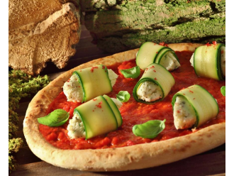 Pizza z cukinią, kozim serem i ziołami – na specjalne okazje