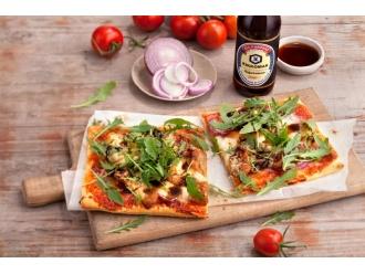 Pizza z kurczakiem i czerwoną cebulą