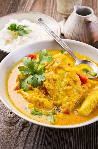 Aksamitne curry rybne z serkiem kremowym